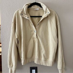 Universal Thread quarter snap top